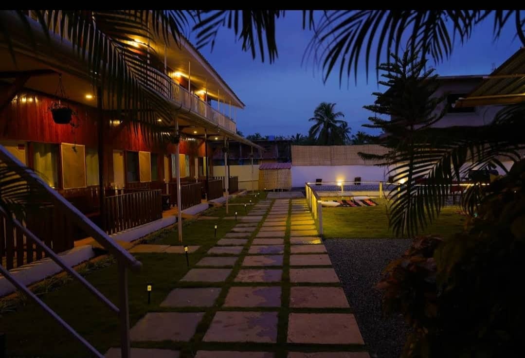 Aloha Beach Resort - Image 2